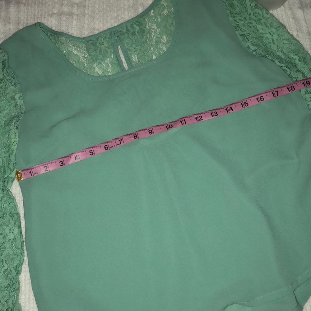 •Lace Detail Blouse• - Picture 5 of 6